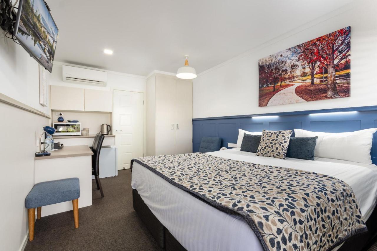 Granite Belt Motel Станторп Экстерьер фото